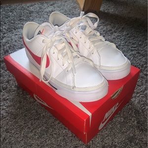 NIKE Court Legacy Size 6 Women